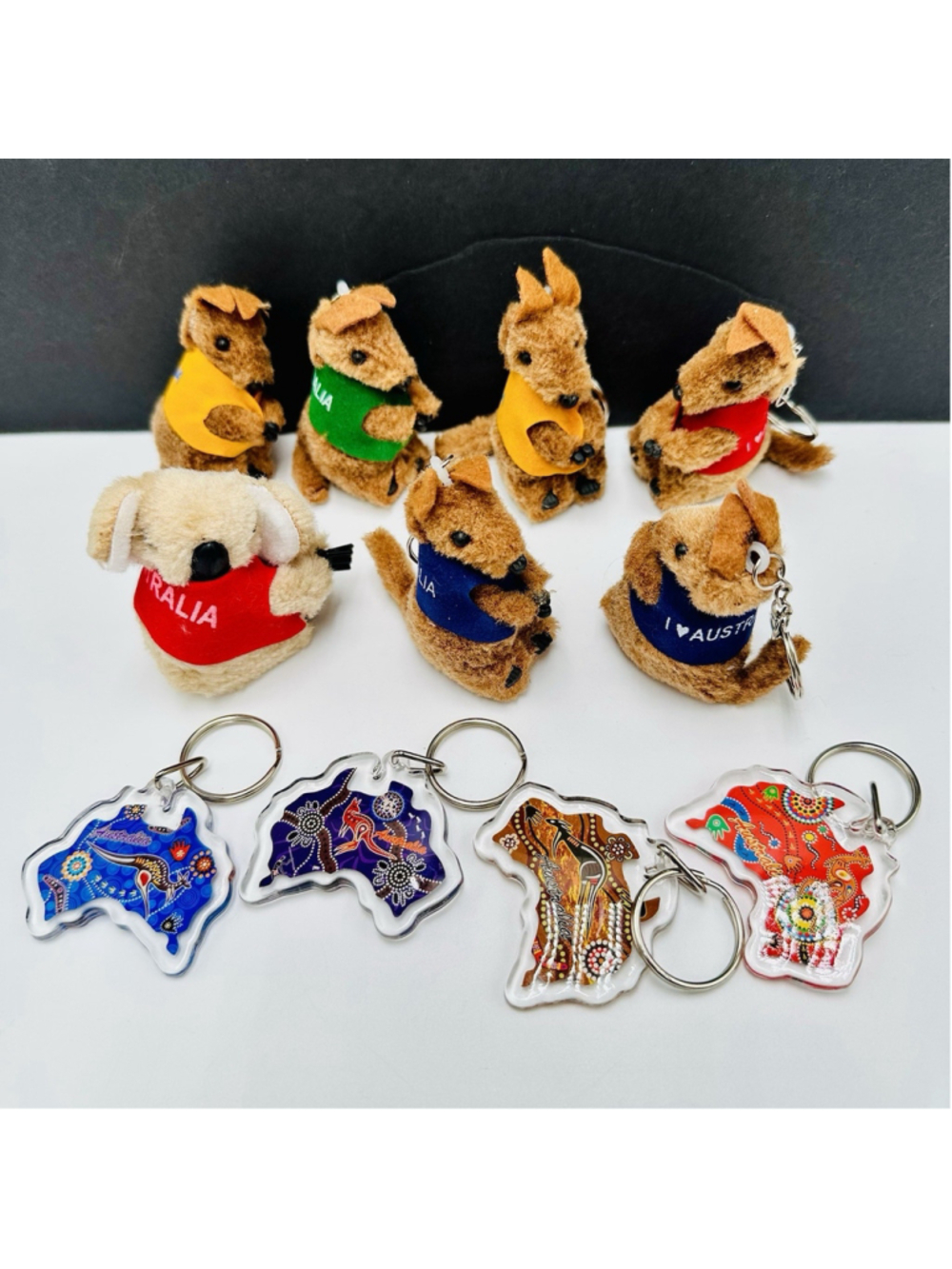 Lot of 11 Kangaroo Hugger Clip Australia Koala Souvenir Key Chain Vintage SEE